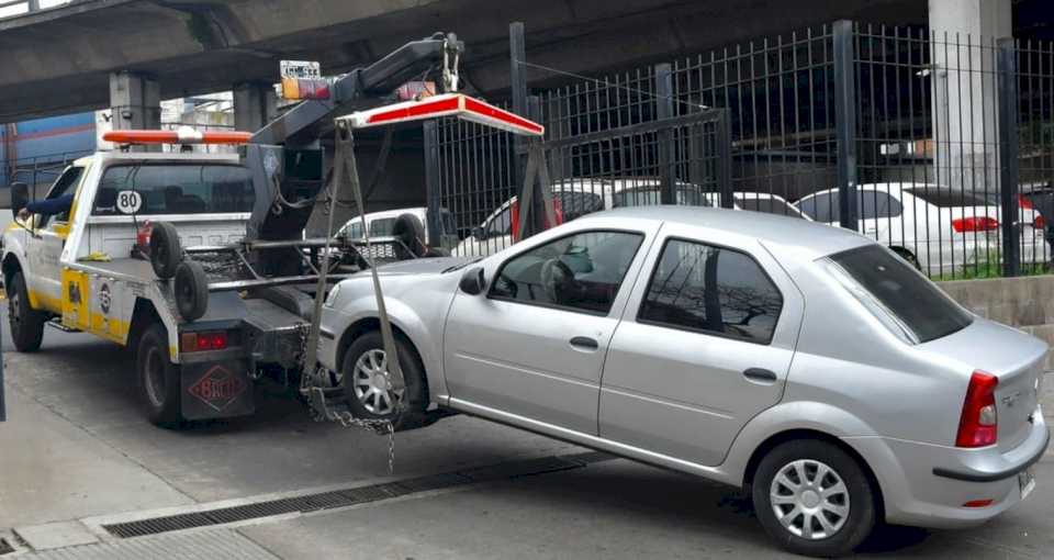 Jorge Macri canceló la licitación de las grúas de acarreo y se profundiza la tensión con Camioneros