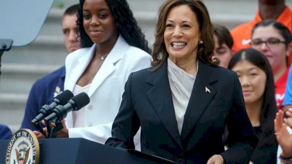 kamala-harris-elogia-desde-la-casa-blanca-la-«honestidad-»-y-la-«integridad»-de-biden