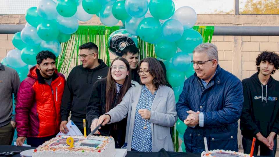 raul-y-lucia-celebraron-con-los-alumnos-un-nuevo-aniversario-de-la-residencia-universitaria