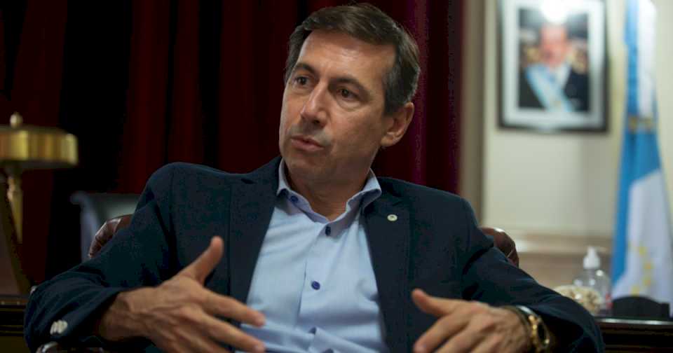 A diferencia de Lousteau, Luis Naidenoff, vice de la UCR, impugnó el pliego de Lijo con durísimas críticas: «Es un golpe bajo para los ciudadanos»