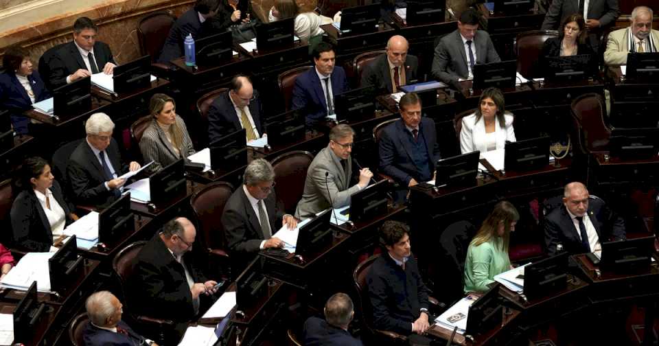 Siguen los tironeos en el Senado para tratar la nueva fórmula jubilatoria y la Boleta Única de Papel