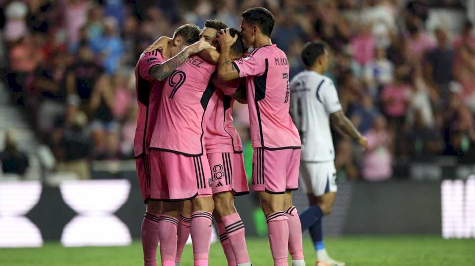 Con Lionel Messi en el palco, Inter Miami ganó en el debut de la Leagues Cup