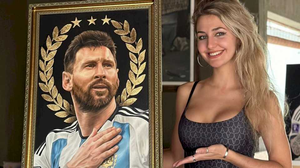 del-conurbano-a-paris:-quien-es-la-artista-argentina-que-vende-sus-cuadros-de-lionel-messi-en-los-jjoo