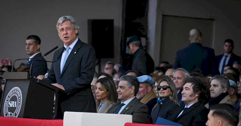 «preferimos-apelar-a-la-paciencia»:-el-presidente-de-la-rural-le-hizo-un-guino-a-javier-milei,-pero-reclamo-por-las-retenciones