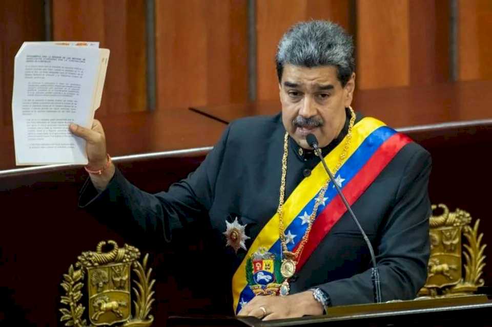 maduro-contra-milei:-“no-me-aguantas-un-round,-bicho-cobarde,-feo-y-estupido”