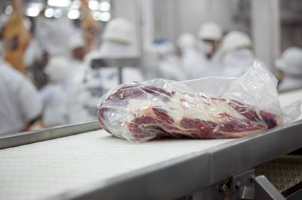 “Es una buena noticia”: exportadores de carne valoran la baja de las retenciones pero exigen la eliminación