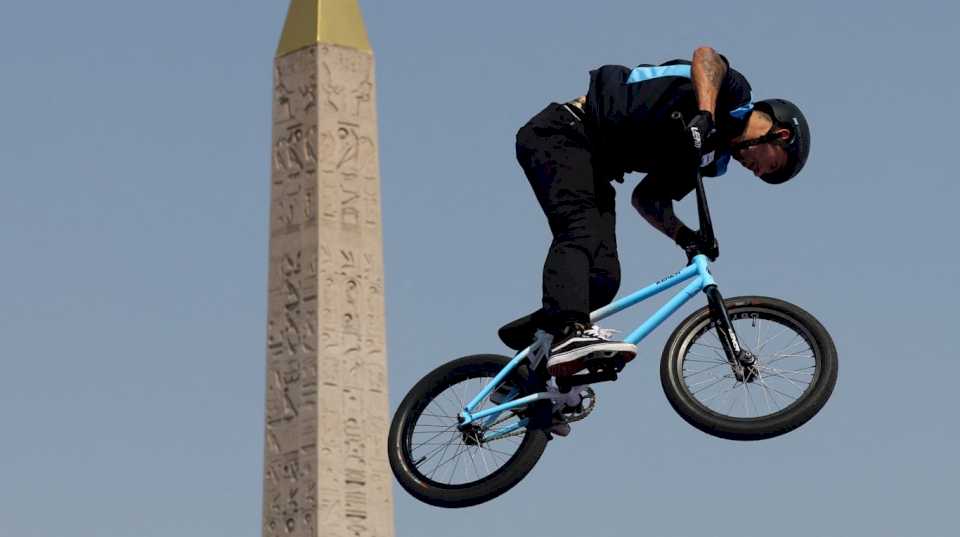 El argentino José Torres Gil se clasificó a la final del BMX freestyle y competirá por una medalla olímpica