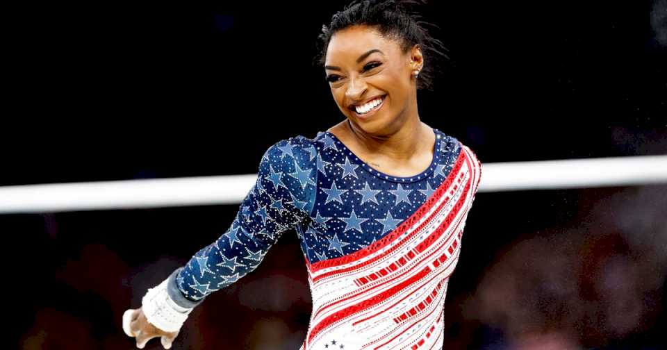 Simone Biles y un regreso con gloria en París: llegó a su quinto oro olímpico en la final por equipos de la gimnasia artística