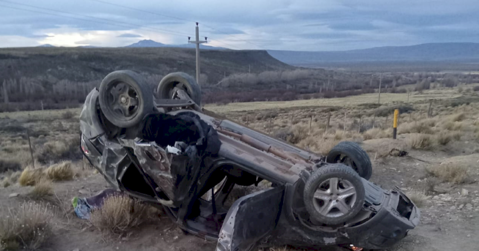 murio-un-hombre-en-un-vuelco-sobre-ruta-40,-cerca-de-las-lajas