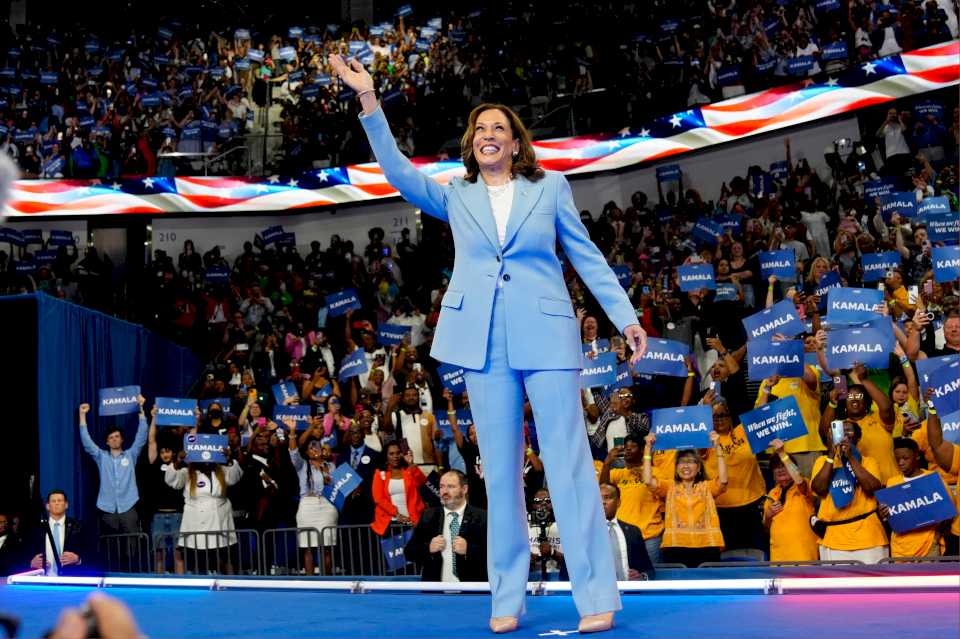 cerca-de-8-de-cada-10-democratas-estan-satisfechos-con-harris-como-nominada,-dice-encuesta-ap-norc