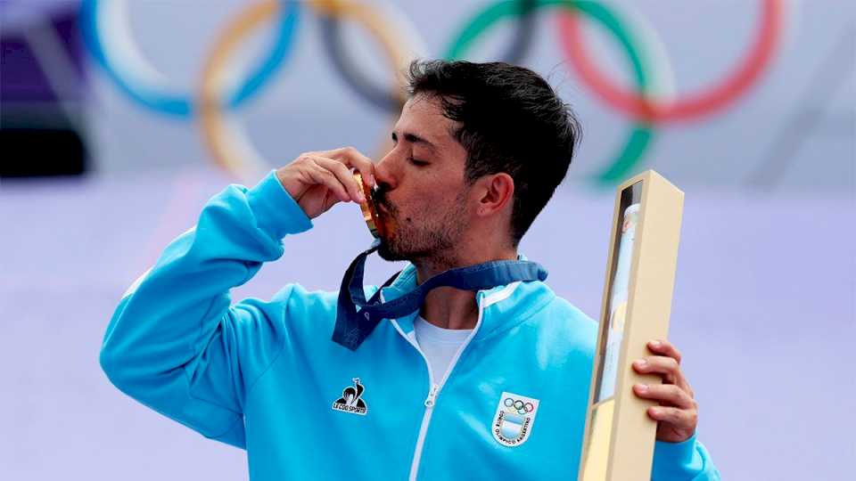 primera-medalla-de-oro-para-argentina-en-paris:-jose-torres-gil-se-consagro-en-el-bmx-freestyle