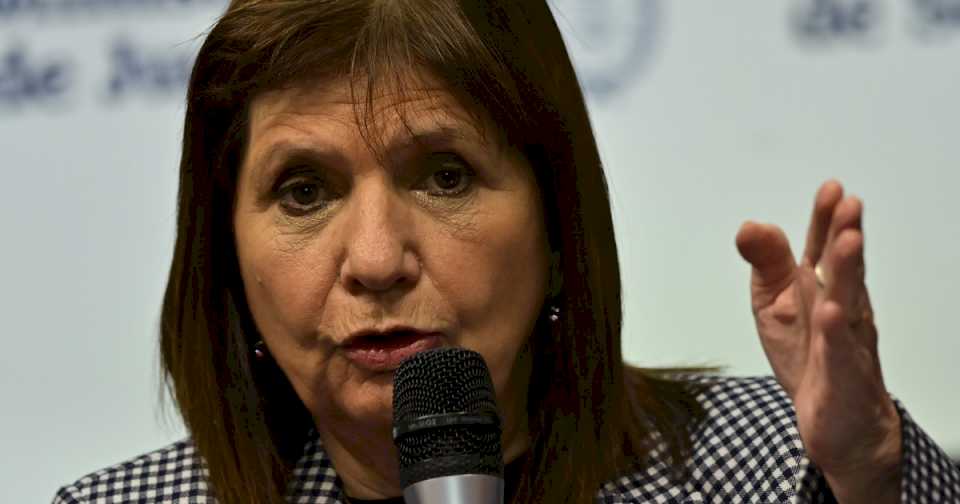 Patricia Bullrich volvió a exponer sus diferencias con Mauricio Macri y consideró que el PRO «tiene que ser oficialista»