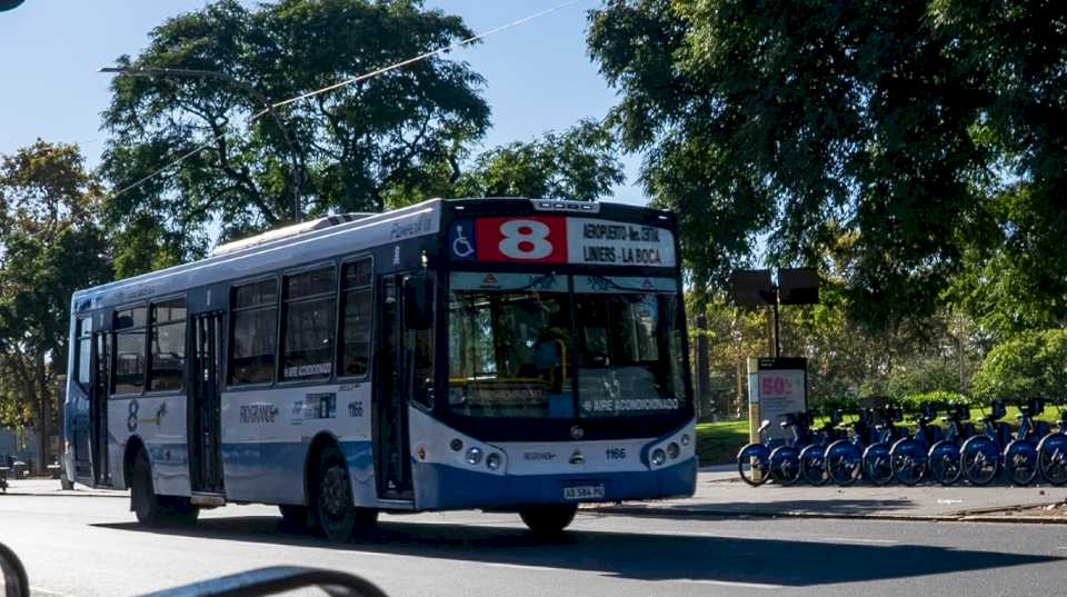 Vuelve a subir el boleto de colectivo en el AMBA: el Gobierno prepara los detalles del anuncio