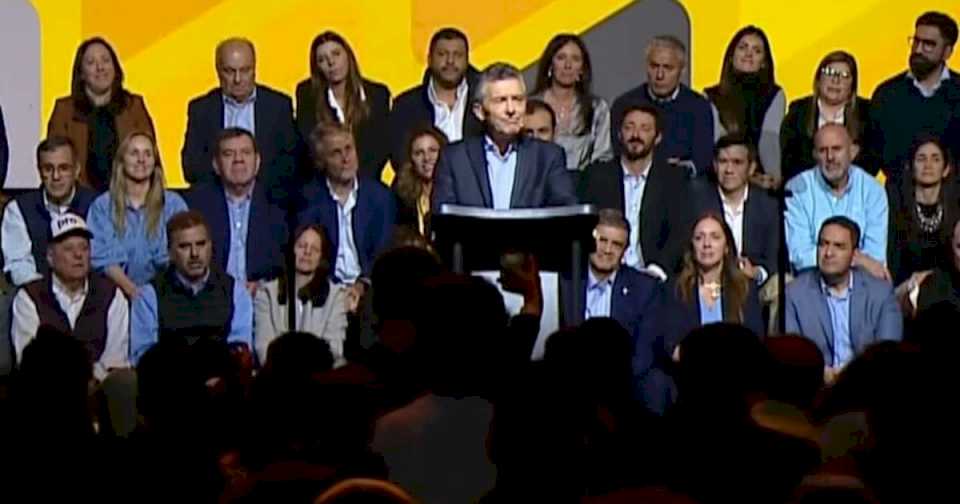 en-primera-fila,-el-presidente-del-pro-en-san-juan-participo-del-relanzamiento-de-mauricio-macri