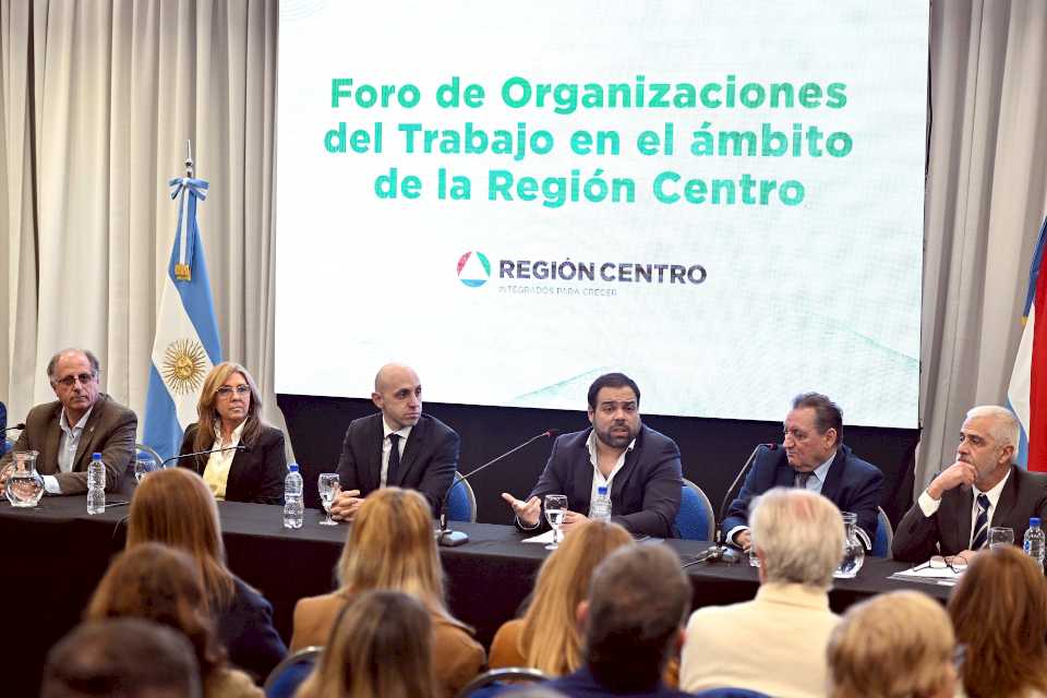 la-region-centro-relanzo-el-foro-de-organizaciones-del-trabajo