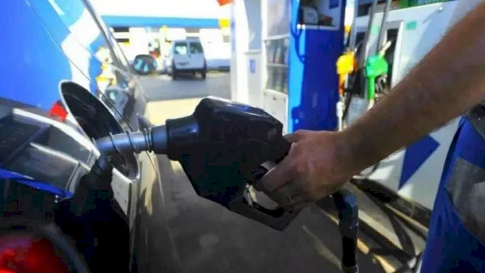 ypf-aplico-otro-aumento-en-la-nafta-y-el-gasoil-en-caba:-como-quedan-los-precios