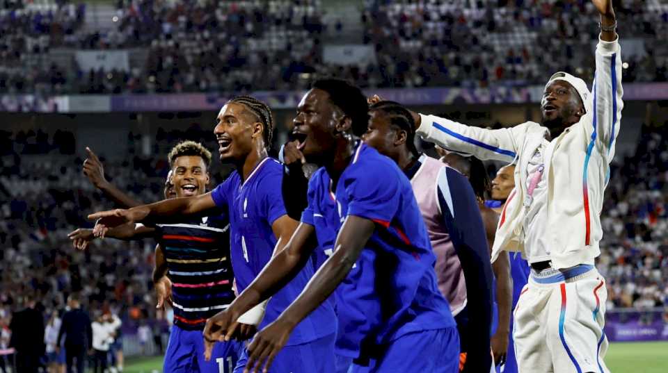 Un jugador francés les festejó el triunfo en la cara a los argentinos y todo terminó en escándalo en el túnel