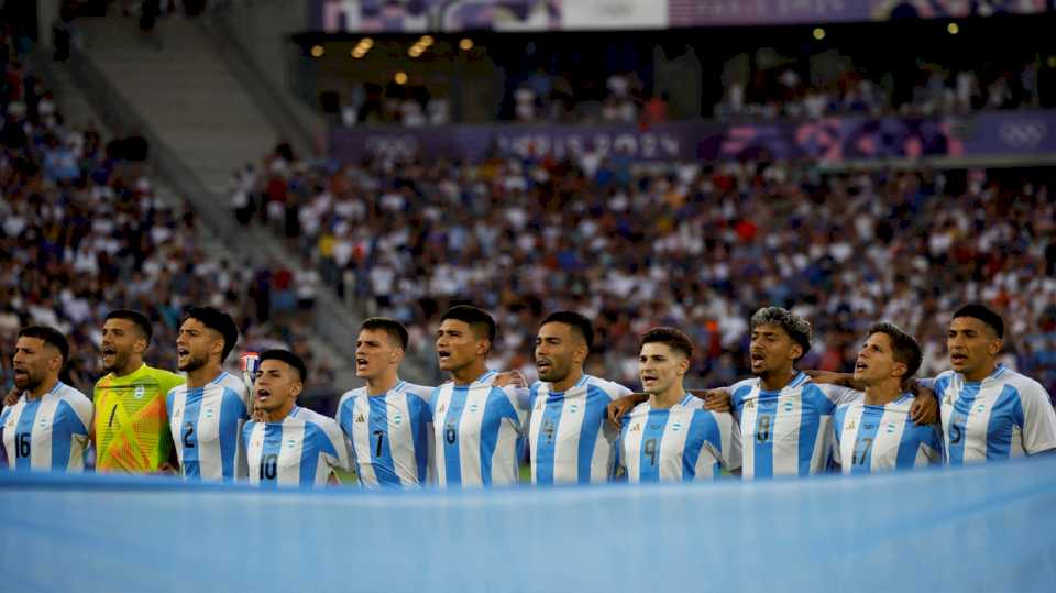 Cuándo volverán a la Argentina los futbolistas de la Selección Sub 23 que participaron de los Juegos Olímpicos