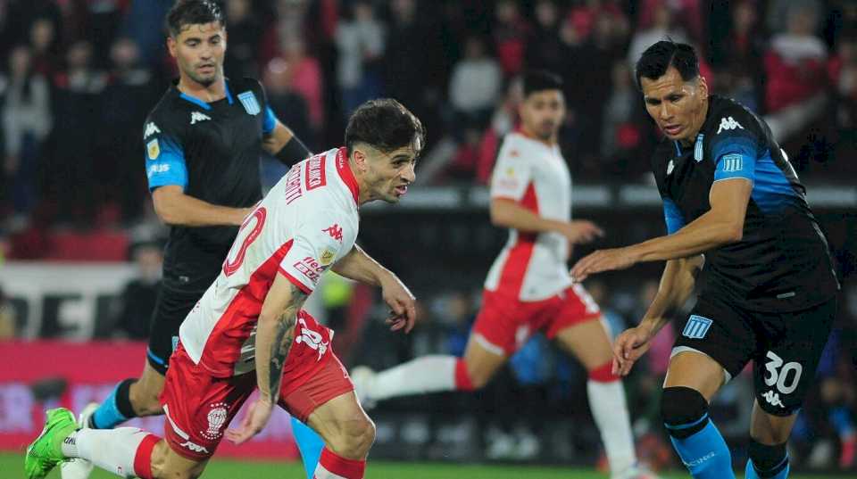 El puntero Huracán y el escolta Racing no se sacaron ventajas en un duelo de alto voltaje en Parque Patricios