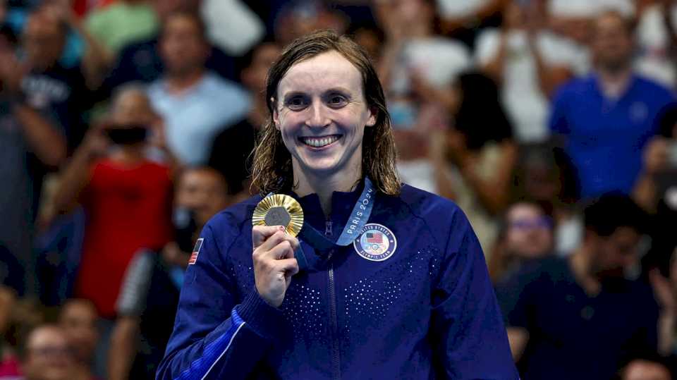 Katie Ledecky ganó su novena medalla de oro y empató un increíble récord de Larissa Latynina