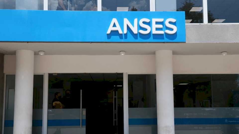 ANSES cuándo cobro: el cronograma de pagos de este lunes 5 de agosto