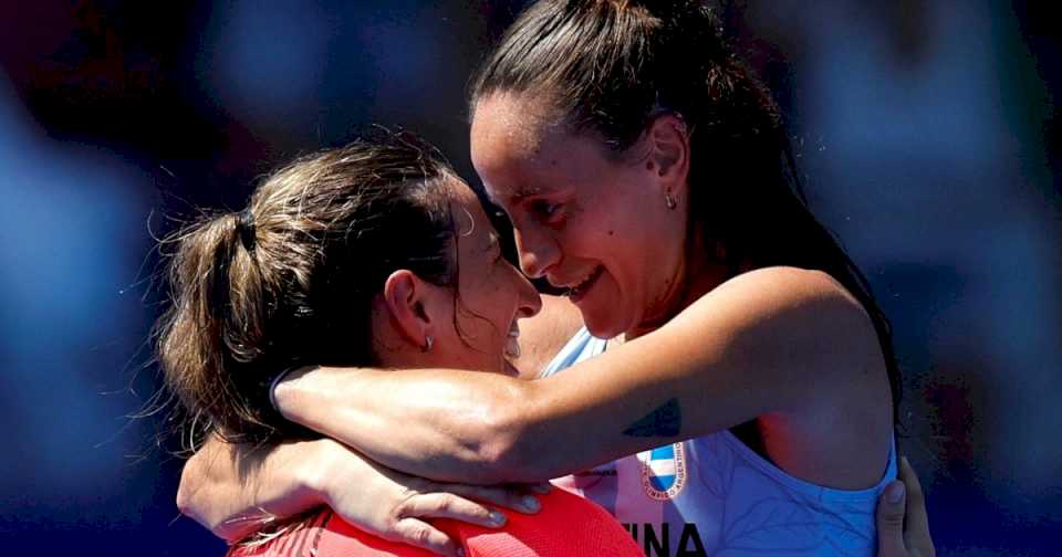 Cristina Cosentino, la arquera heroína de las Leonas en los penales con Alemania, no quiere comparaciones: «El Dibu tiene el Mundial y yo todavía no gané nada»