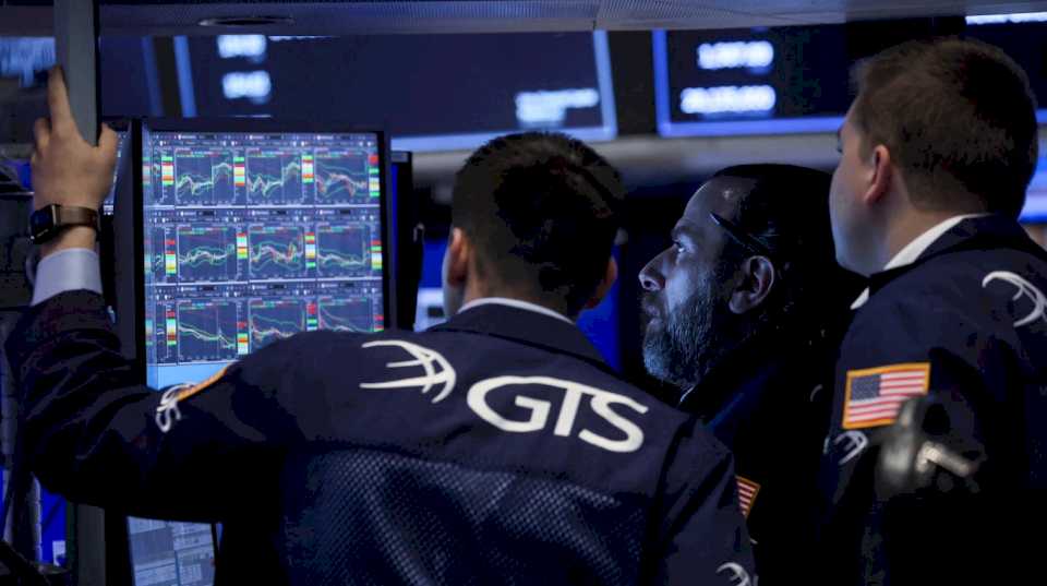 Las acciones argentinas en Wall Street suben hasta 14% y el riesgo país se ubica en 1566 puntos