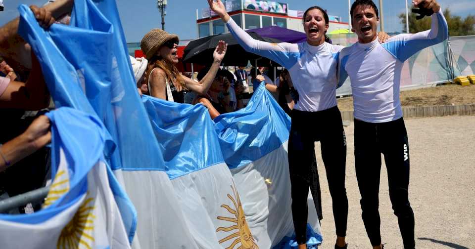 La consagración de Majdalani y Bosco desde adentro: la emoción de Lange, el «piletazo» del equipo y un llanto en soledad, tras la gloria en los Juegos Olímpicos