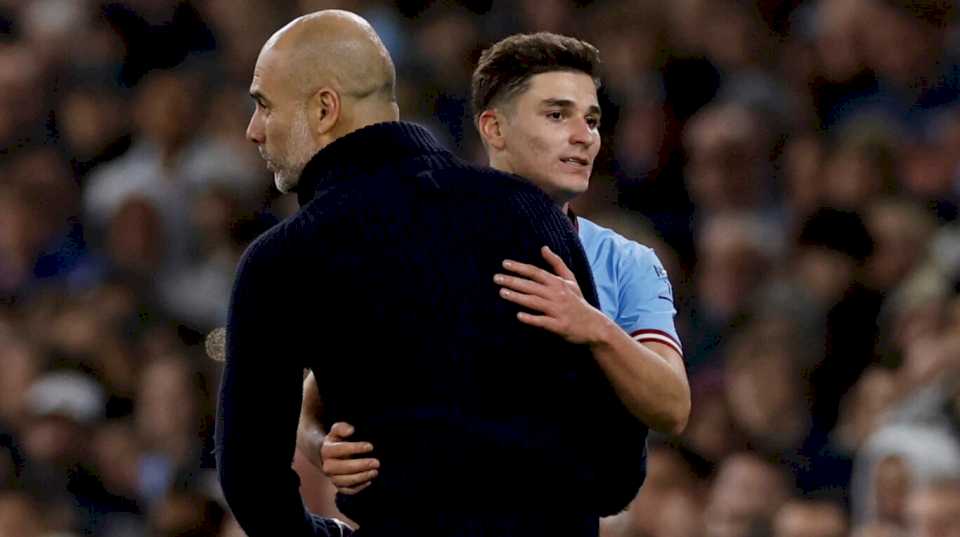 Pep Guardiola se refirió a la salida de Julián Álvarez del Manchester City y lanzó una contundente frase