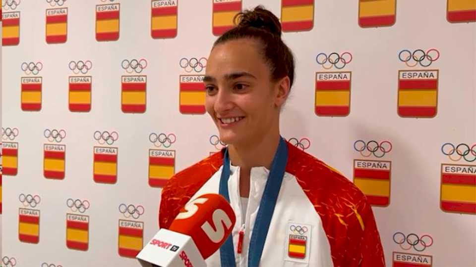 marina-terre,-emocionada-tras-el-oro-en-waterpolo:-«es-un-sueno-compartirlo-con-este-equipo»