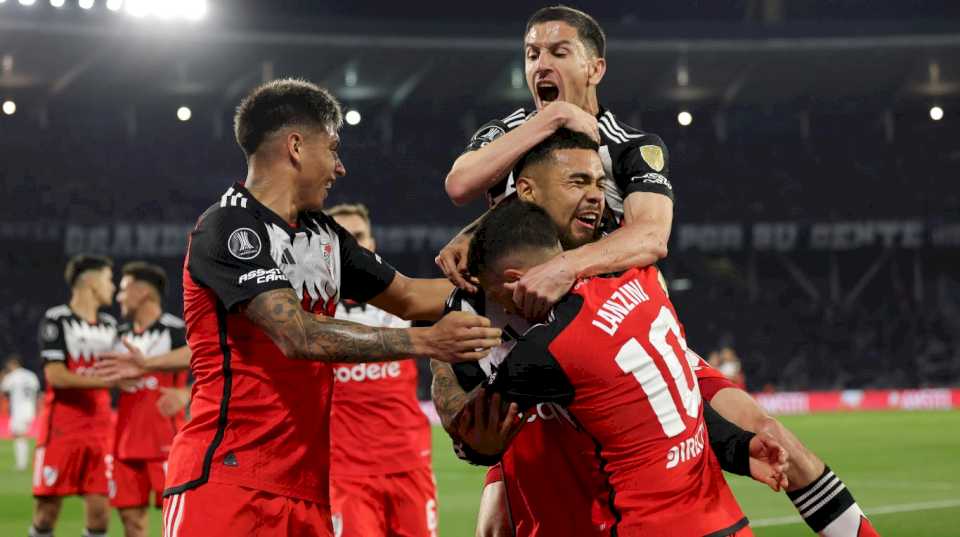 River venció 1-0 a Talleres en los octavos de final de la Libertadores y sacó una ventaja clave para la vuelta