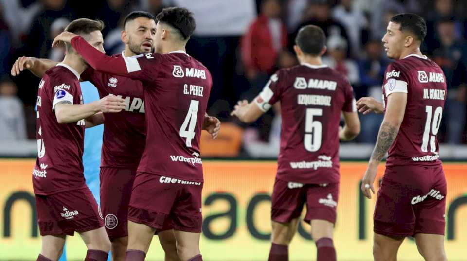 Lanús le ganó 2-1 a Liga de Quito en Ecuador y dio un gran paso en la Copa Sudamericana