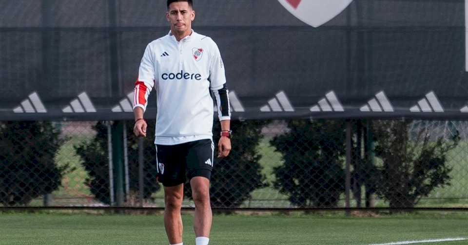 maxi-meza,-un-‘todoterreno’-para-el-river-de-marcelo-gallardo:-como-fue-su-primer-entrenamiento-y-cuando-debutaria