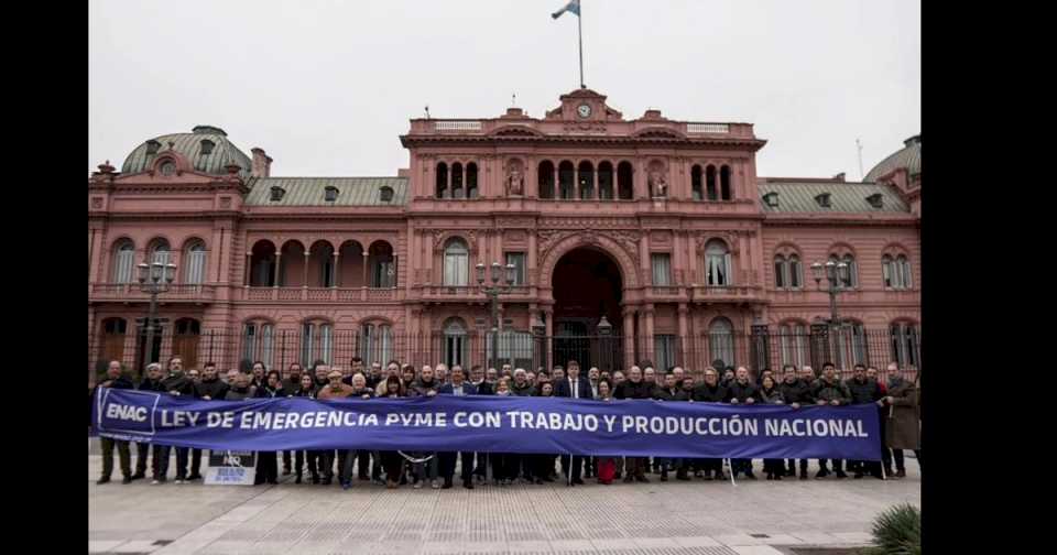 empresarios-pymes-solicitaron-un-salvataje-frente-a-la-casa-rosada