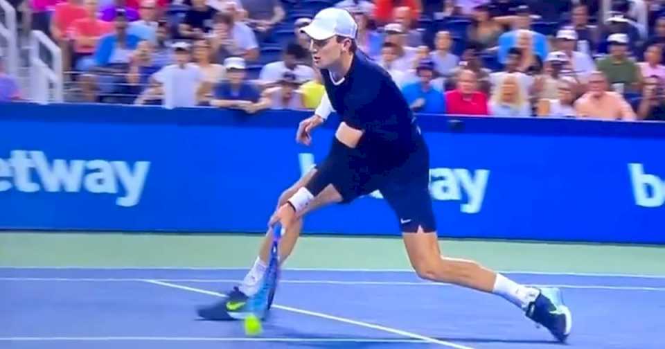 Novak Djokovic explotó tras el punto del escándalo en el Masters 1000 de Cincinnati y pidió por el VAR en el tenis: «¡Estamos en el siglo XXI!»