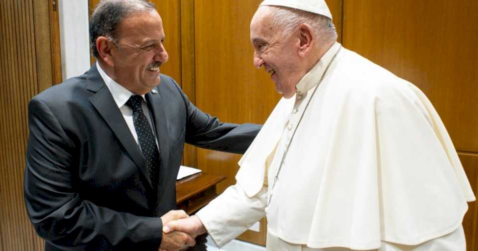 El Papa Francisco recibió a Ricardo Quintela, el ultra kirchnerista enfrentado a Milei que se perfila para presidir el PJ tras la renuncia de Alberto Fernández