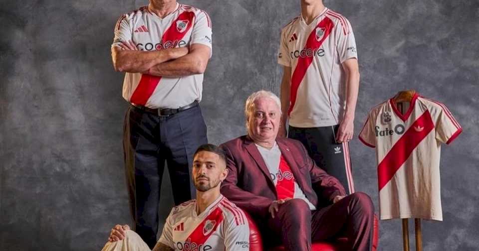 River presentó su nueva camiseta con un diseño similar al de 1986, cuando fue campeón de la Libertadores y obtuvo por única vez la Copa Intercontinental