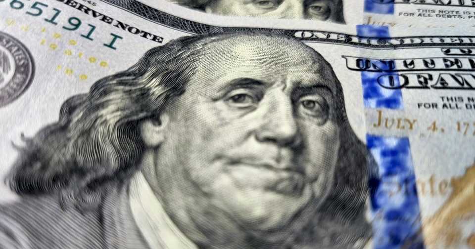 El dólar blue bajó a $ 1.335 y marcó su menor nivel en dos meses