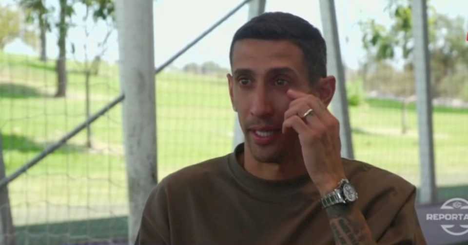 “no-pedia-mas-nada-que-eso”:-angel-di-maria-se-emociono-al-recordar-como-paso-de-los-insultos-a-las-ovaciones-en-la-seleccion