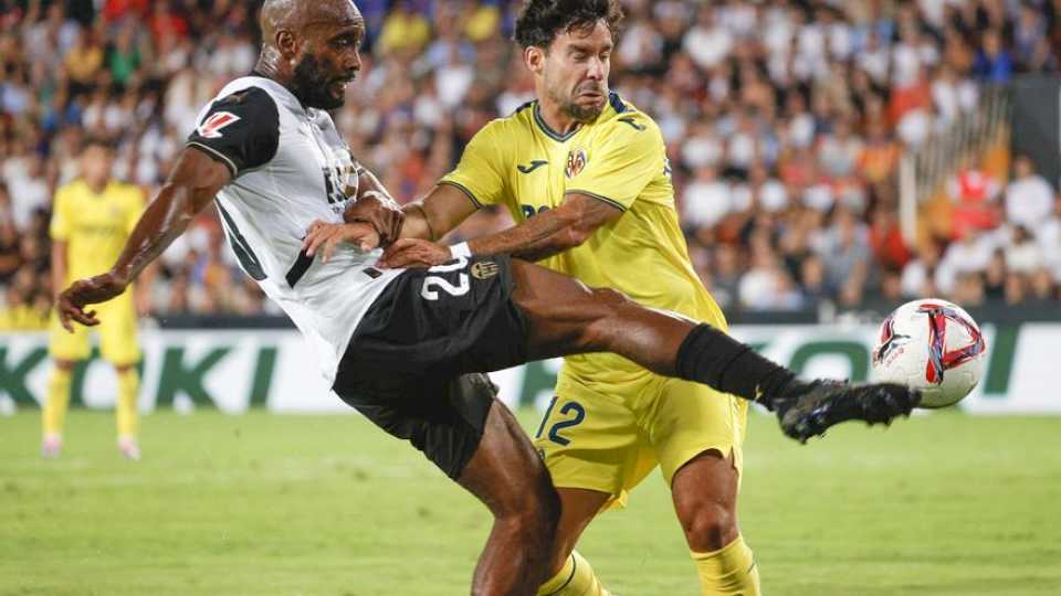 el-valencia-suma-ante-el-villarreal-su-primer-punto-que-le-sabe-a-poco