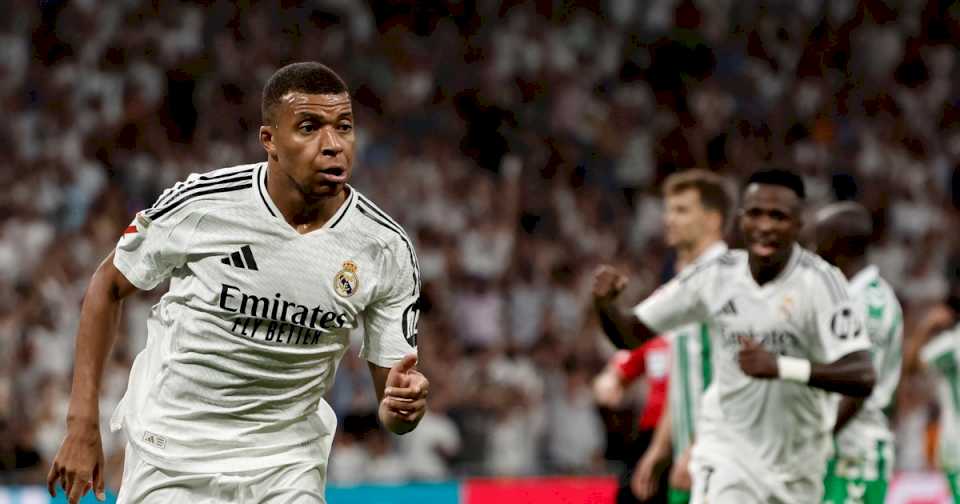 Los galácticos del Real Madrid empiezan a entenderse: doblete de Mbappé con no look pass del «ilusionista» Valverde