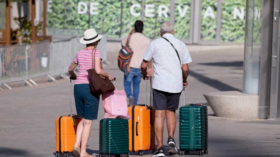 espana-registra-record-de-turistas-hasta-julio-rozando-los-53,4-millones