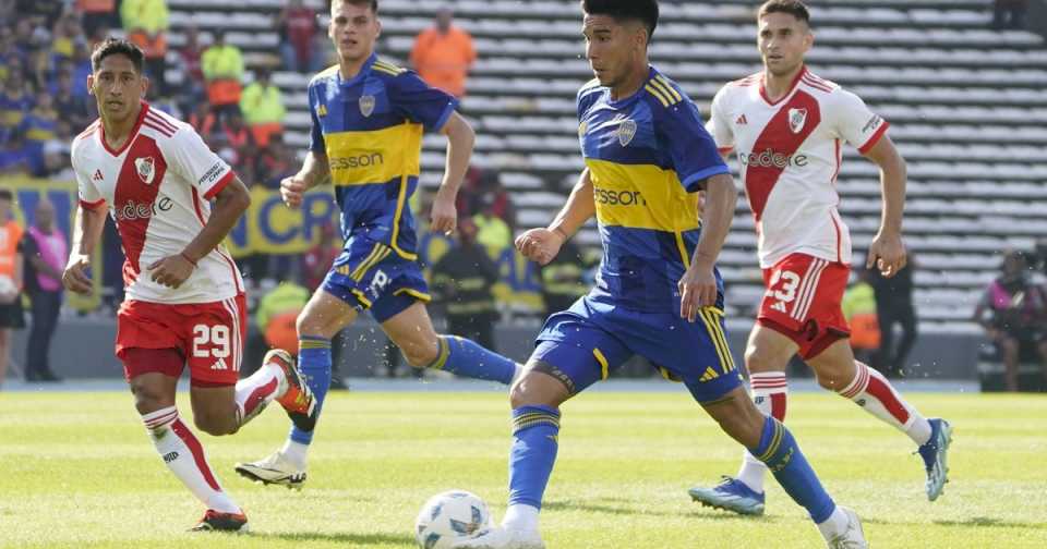 La Liga Profesional confirmó el día y la hora del Superclásico: cuándo juegan Boca y River en La Bombonera