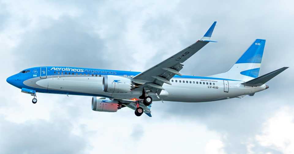 Aerolíneas vuelve a los vuelos en «banda negativa» 30 años después