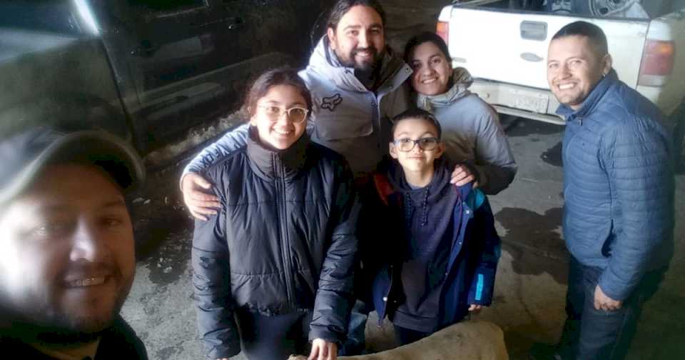 Cómo hizo una familia para resistir más de 20 horas en la nieve con temperaturas extremas