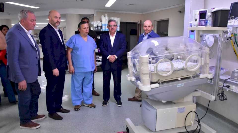 entrega-de-nuevo-equipamiento-para-la-maternidad-provincial