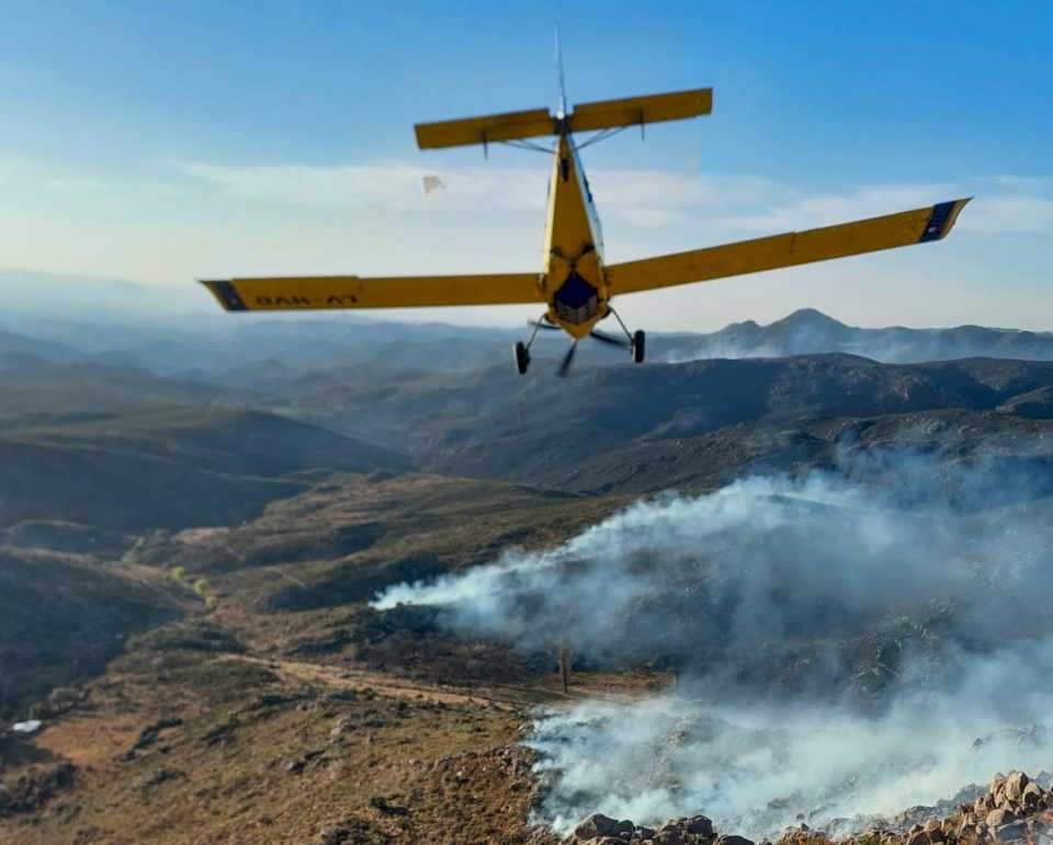 el-incendio-sigue-activo-en-ambul:-se-mantiene-el-fuego-en-terrenos-inaccesibles