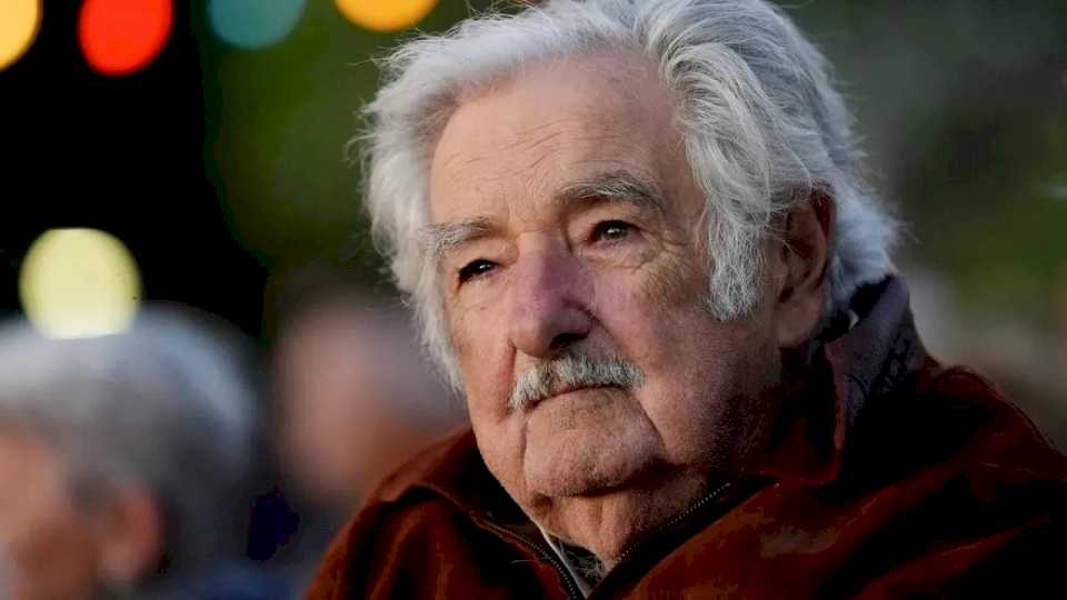 Mujica fue operado tras varios días internado