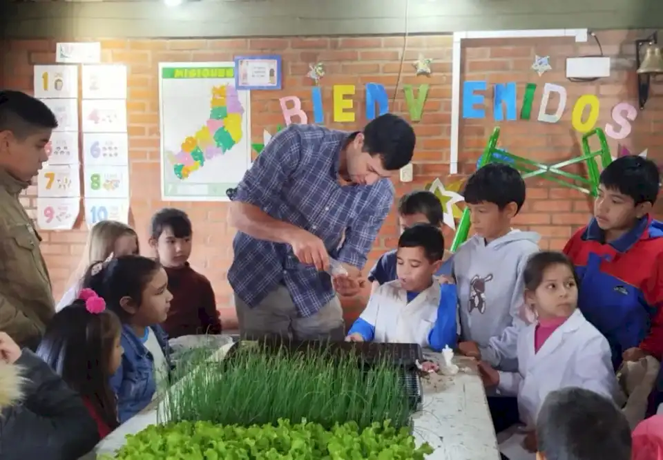 capacitan-en-huertas-escolares-para-incentivar-a-la-alimentacion-saludable