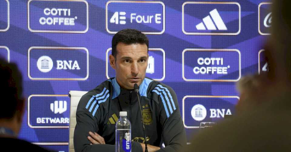 lionel-scaloni,-antes-del-viaje-a-colombia-con-la-seleccion-argentina:-la-evolucion-de-mac-allister,-como-jugar-en-barranquilla-y-cuando-se-juega-la-finalissima